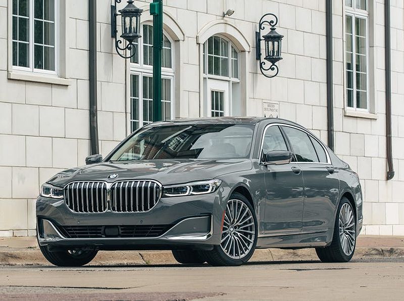 2020 BMW 7-Series front view