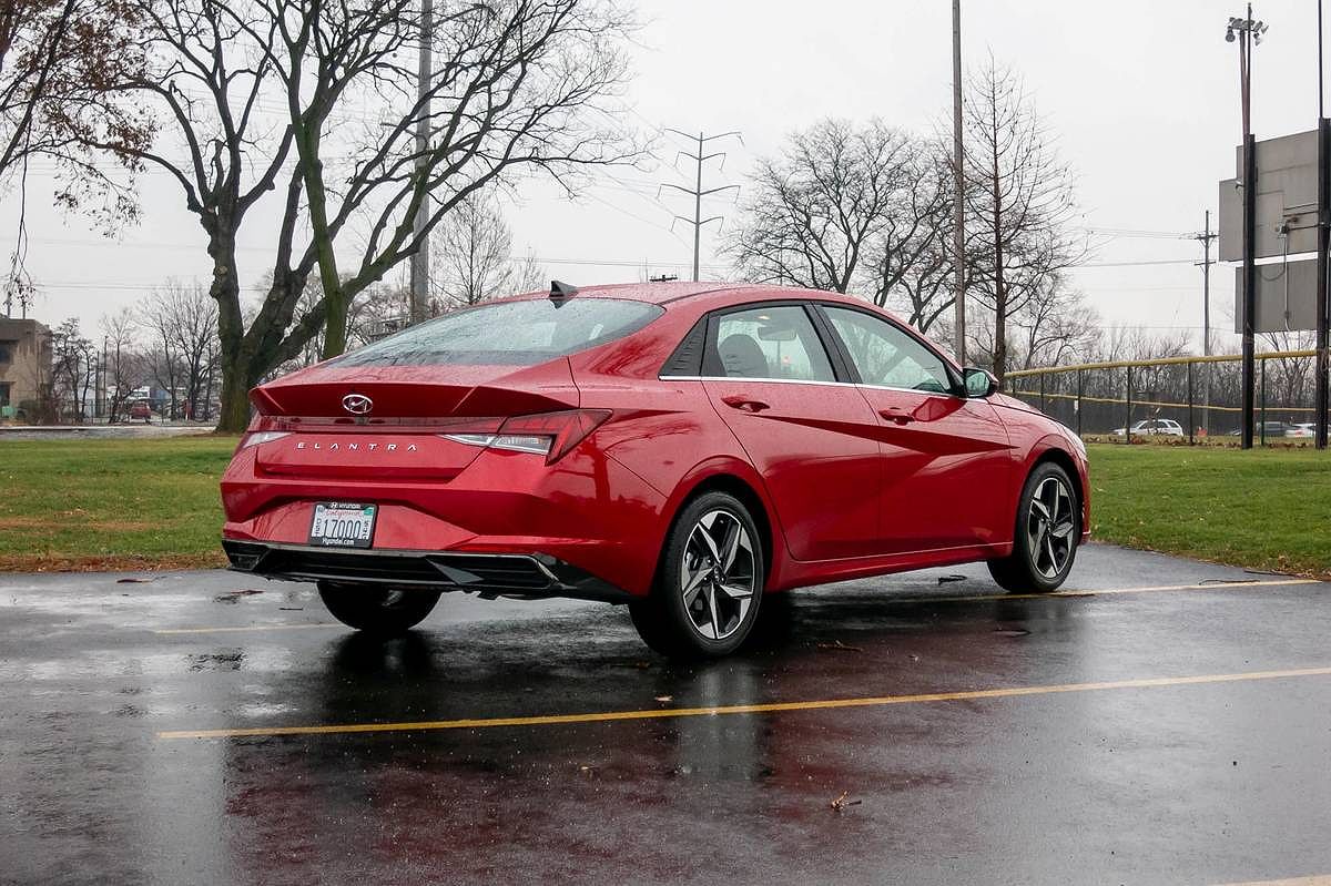 2021 Hyundai Elantra Rear Angle