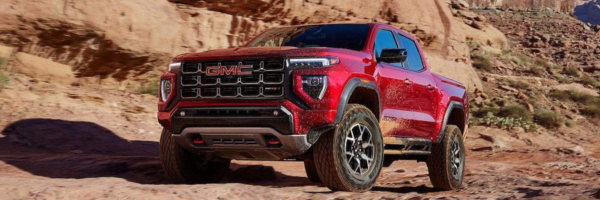 2024 GMC Canyon AT4/AT4X Parked Off-Road