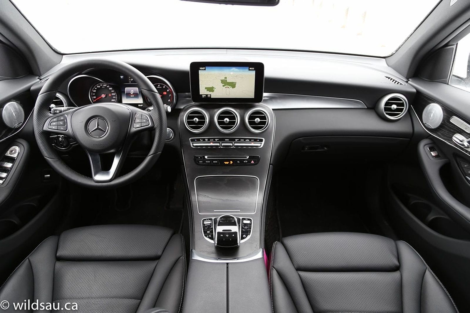 Dashboard view of the 2016 Mercedes-Benz GLC 300