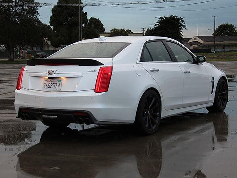 Interior technology of the 2016 Cadillac CTS-V